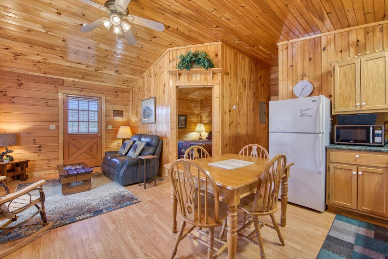 Campground Cabin Lake Junaluska Екстериор снимка